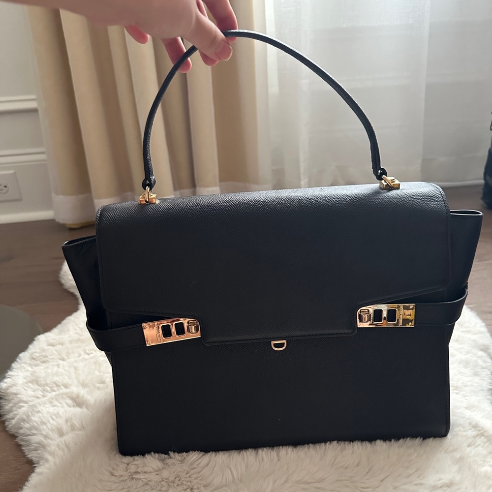 Henri Bendel leather hand bag, cross body, 2 way use. Like New!